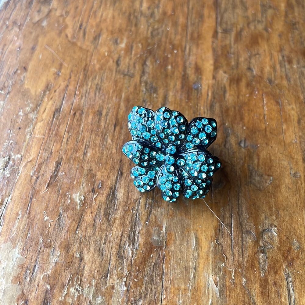 🌻3 for $25🌻 Rhinestone ring - Picture 3 of 7
